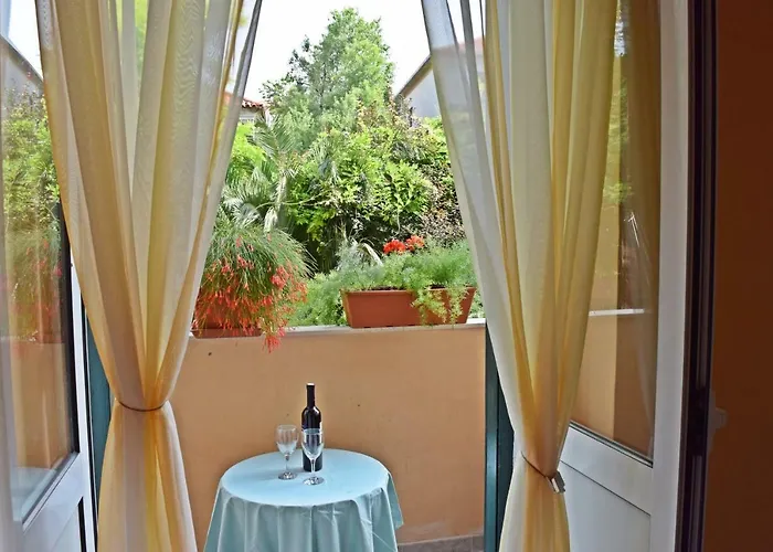 尼娜玛丽公寓 公寓 *