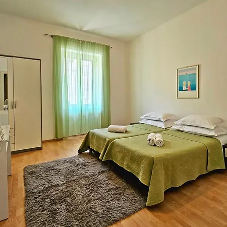 Nina Marie Apartment Split